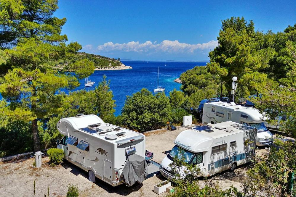 Kamp Vira Hotel Hvar Town Bagian luar foto