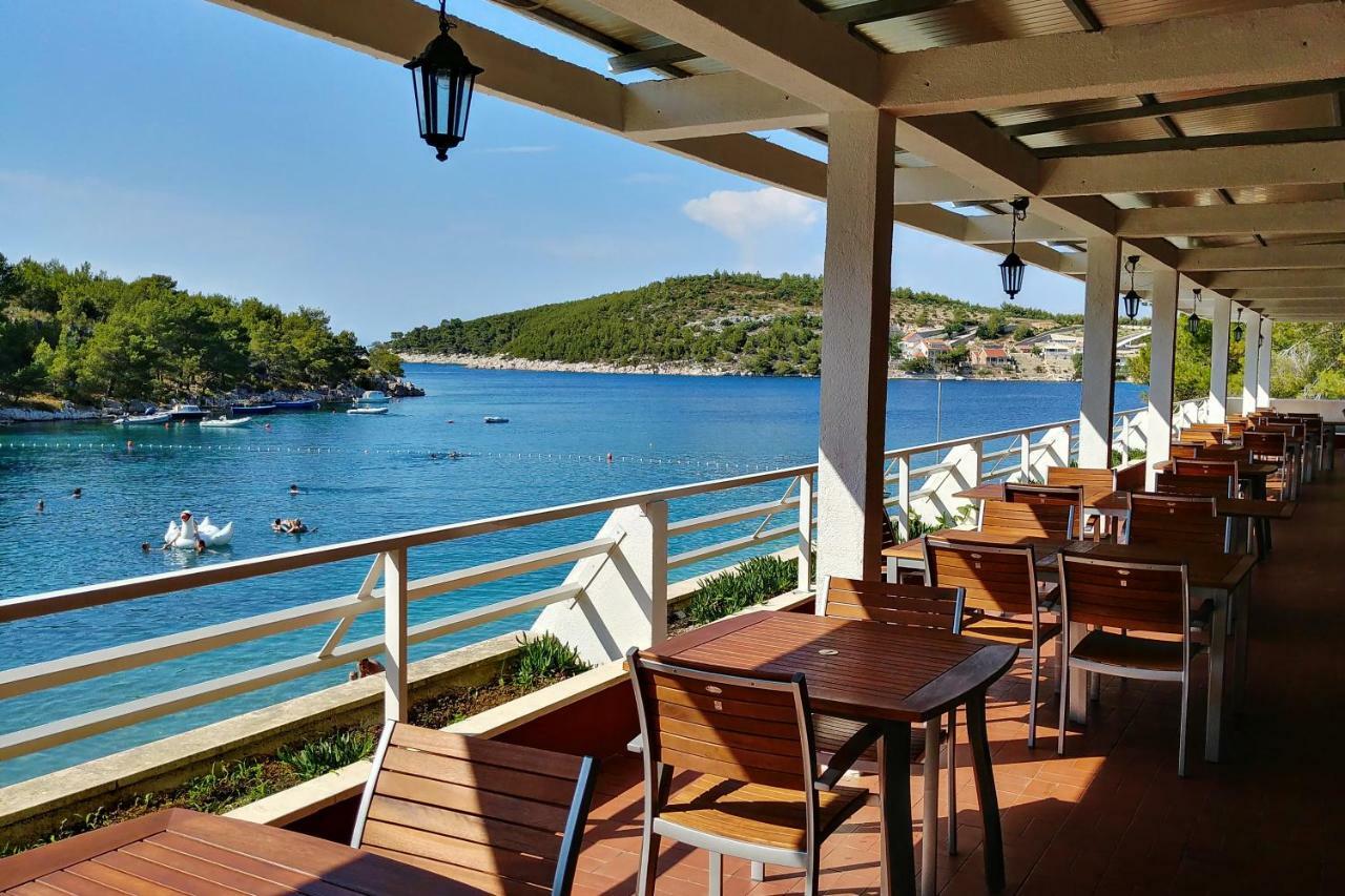 Kamp Vira Hotel Hvar Town Bagian luar foto